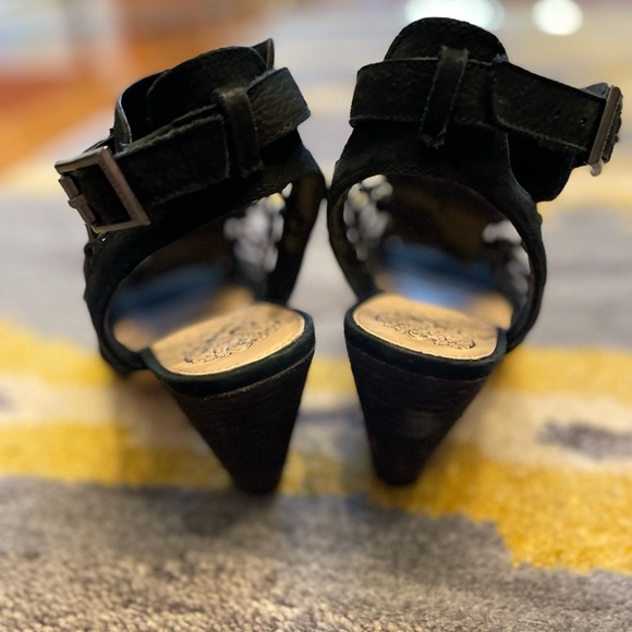 Vince Camuto Eval Black Gladiator Sandal - Picture 5 of 6